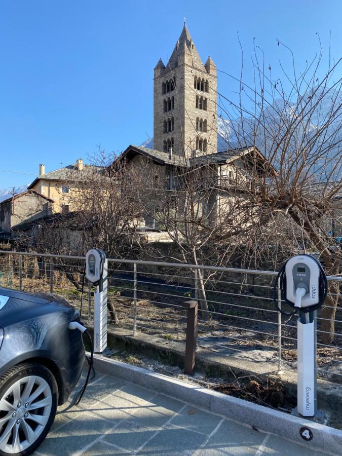 Emilius Suite Aosta Exteriér fotografie